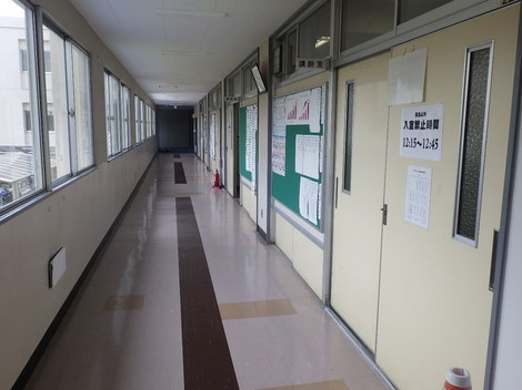 UR高等学校1・2・5号棟改修工事-施工前-廊下