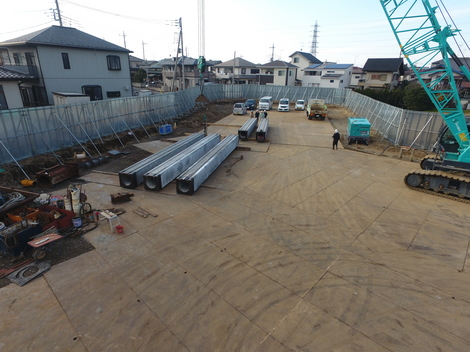 七里駅北側特定土地区画整理事業　第1調整池築造工事（第3期）-PC壁体材料