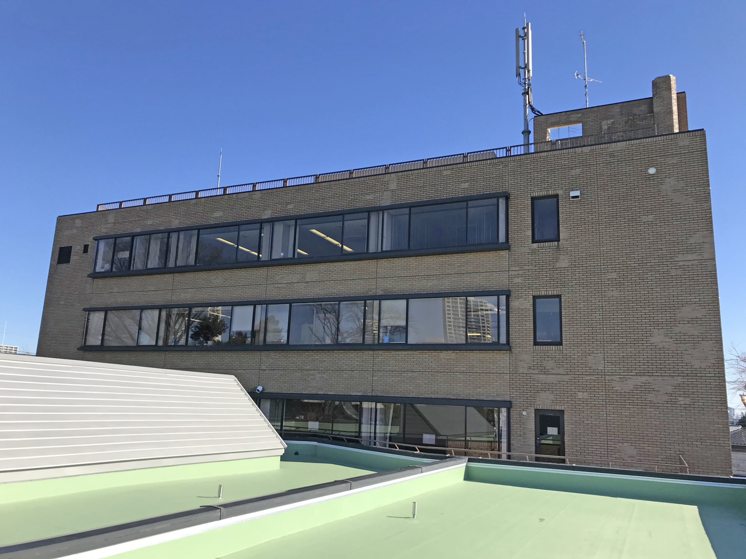 外壁 完成 産業文化センター