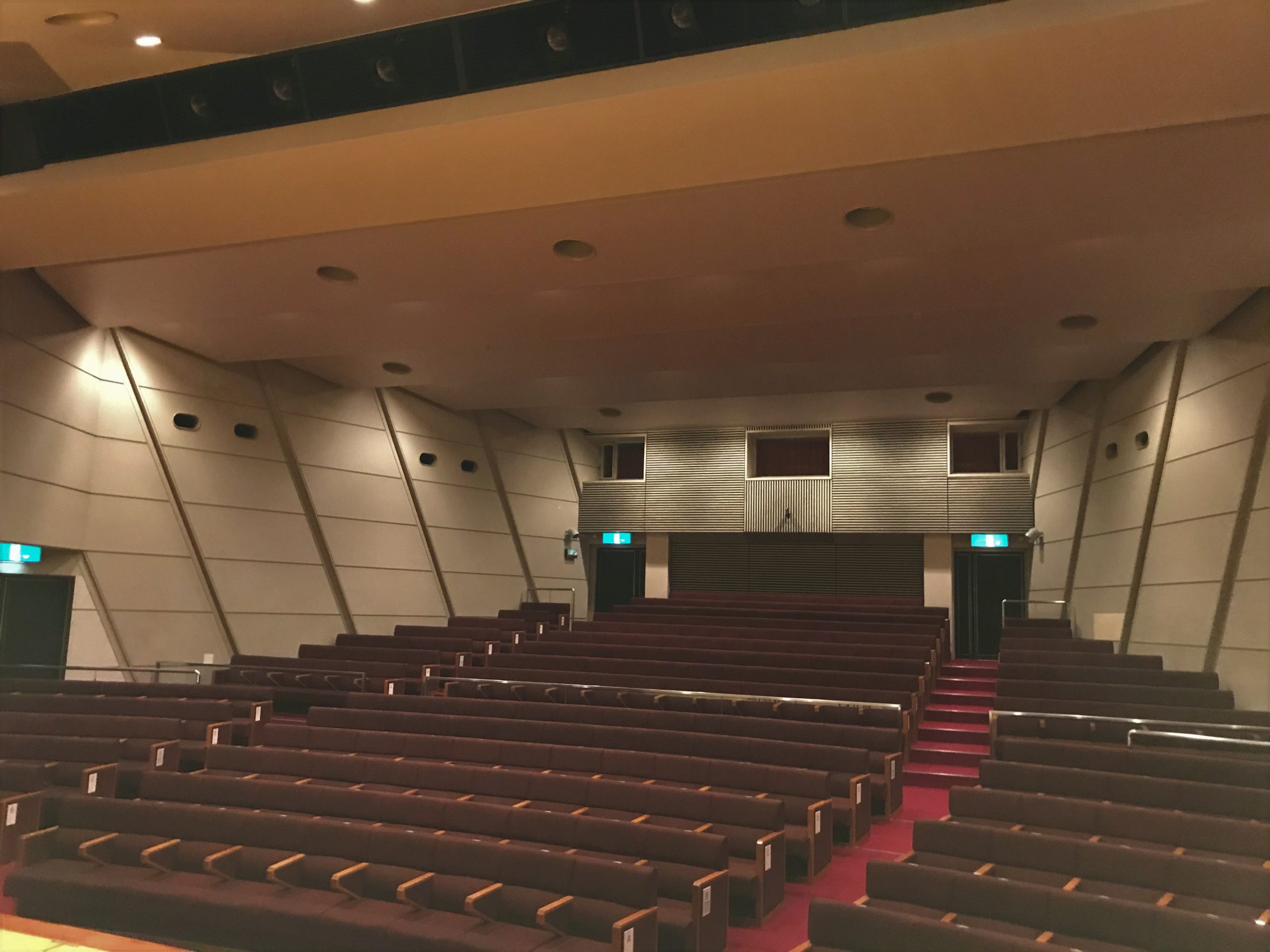 集会室 着工前 産業文化センター